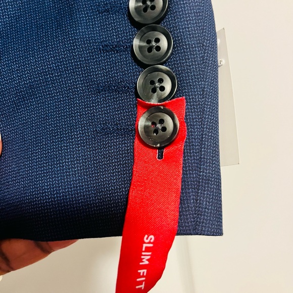 Blue J. Ferrar Suit 38R jacket and 32x32 slacks - Picture 4 of 9